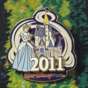 Disney World 2011 Cinderella Castle Pin